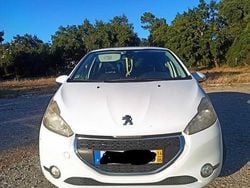 Usado 2014 Peugeot 208 Access Citadino | € 4.000
