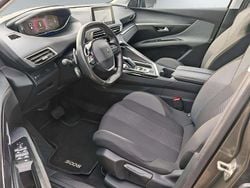 Cinzento Usado 2020 Peugeot 5008 Monovolume | € 24.499 (Preço justo)