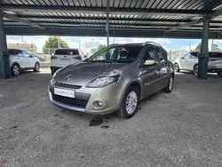 Cinzento Usado 2015 Renault Clio IV Sedan | € 4.490 (Bom preço)