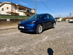 Azul Usado 2023 Tesla Model Y Performance SUV | € 33.900 (Preço justo)
