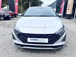 Lumen grey Usado 2023 Hyundai i20 Comfort | € 16.550 (Preço justo)