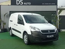 Branco Usado 2015 Peugeot Partner Monovolume | € 9.850 (Preço justo)