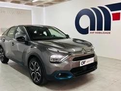 Cinzento Usado 2022 Citroën e-C4 Shine Citadino | € 24.999 (Bom preço)