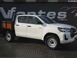 Branco Usado 2023 Toyota HiLux Pickup | € 44.480 (Caro)