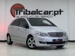 Cinza Usado 2005 Mercedes B200 Monovolume | € 9.400