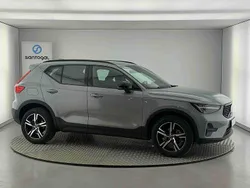 Cinzento Usado 2024 Volvo XC40 Plus SUV | € 38.490 (Caro)