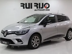 Cinzento Usado 2021 Renault Clio V LIMITED Carrinha | € 14.900 (Preço justo)