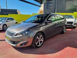 Cinza Usado 2016 Peugeot 308 Allure Carrinha | € 9.990 (Preço justo)