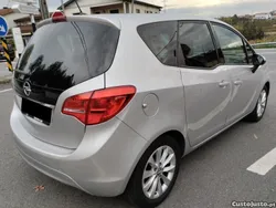 Cinza Usado 2015 Opel Meriva Monovolume | € 8.950