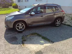Cinzento Usado 2015 Peugeot 2008 Allure SUV | € 7.950 (Super Preço)