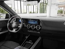 Preto Novo 2025 Mercedes GLA200 AMG line SUV | € 61.970
