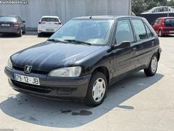 Preto Usado 1997 Peugeot 106 Citadino | € 900