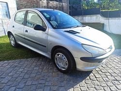 Cinzento Usado 1999 Peugeot 206 Citadino | € 1.750 (Preço justo)