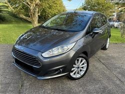 Cinza Usado 2017 Ford Fiesta Titanium X | € 8.990