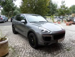 Cinzento Usado 2016 Porsche Cayenne SUV | € 51.450