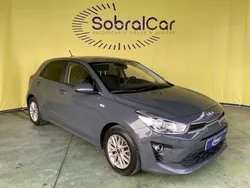 Cinzento Usado 2022 Kia Rio | € 16.000 (Preço justo)