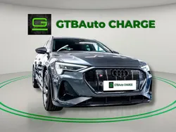 Cinza Usado 2022 Audi e-tron Ambiente SUV | € 49.900