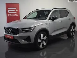 Cinza Usado 2023 Volvo XC40 Plus SUV | € 36.950 (Preço elevado)