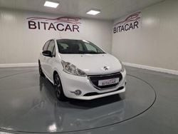 Branco Usado 2015 Peugeot 208 Active Citadino | € 10.950 (Preço elevado)