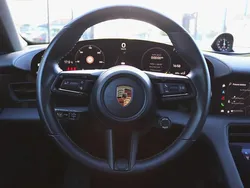 Branco Usado 2021 Porsche Taycan Performance Package Sedan | € 64.990 (Preço justo)