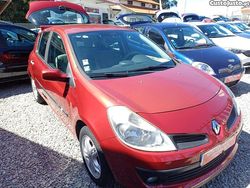 Vermelho Usado 2005 Renault Clio II | € 4.399 (Preço justo)