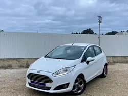 Branco Usado 2015 Ford Fiesta SYNC Edition Citadino | € 9.500 (Preço justo)