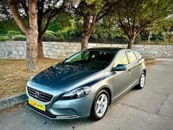 Cinzento Usado 2015 Volvo V40 Carrinha | € 11.500 (Bom preço)