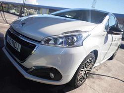 Branco Usado 2016 Peugeot 208 Citadino | € 9.900 (Preço justo)