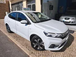 Branco Usado 2024 Dacia Logan Journey Sedan | € 15.890