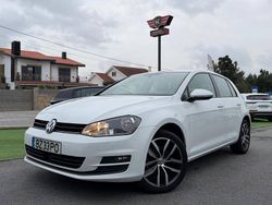 Branco Usado 2016 VW Golf VII Trendline Citadino | € 13.400 (Preço justo)