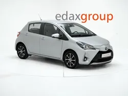 Cinzento Usado 2018 Toyota Yaris Comfort | € 13.390 (Preço elevado)