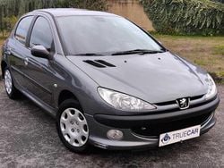 Cinzento Usado 2009 Peugeot 206 | € 6.750 (Preço justo)