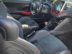 Preto Usado 2013 Peugeot 208 GTi Citadino | € 14.900 (Caro)