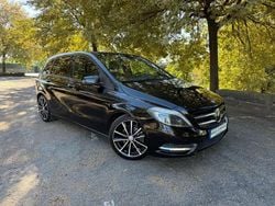 Preto Usado 2014 Mercedes B180 Style Monovolume | € 14.990 (Preço justo)