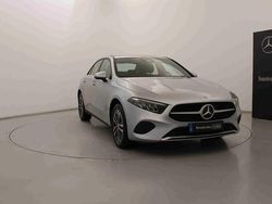 Prateado Usado 2024 Mercedes A250 Sedan | € 35.990 (Preço justo)