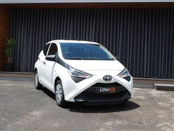 Branco Usado 2019 Toyota Aygo X-play Citadino | € 11.900 (Preço justo)