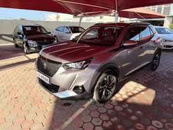 Cinzento Usado 2021 Peugeot 2008 SUV | € 19.750 (Preço elevado)