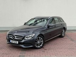 Usado 2015 Mercedes C180 Avantgarde Sedan | € 12.950 (Bom preço)