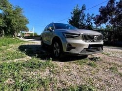 Cinzento Usado 2022 Volvo XC40 SUV | € 31.000 (Preço justo)