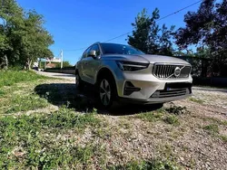 Cinzento Usado 2022 Volvo XC40 SUV | € 31.000 (Preço justo)
