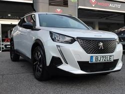 Branco Usado 2023 Peugeot 2008 Allure SUV | € 21.900 (Preço justo)