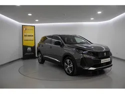Cinzento Usado 2024 Peugeot 5008 Monovolume | € 35.980 (Preço justo)