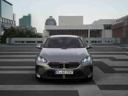 Cinzento Novo 2025 BMW 116 Performance Citadino | € 35.900