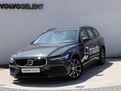 Cinzento pine 724 Usado 2022 Volvo V60 Momentum Carrinha | € 33.800 (Preço justo)