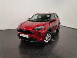 Vermelho (pintura metalizada especial) Usado 2024 Toyota Yaris Comfort | € 26.750 (Preço justo)