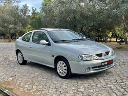 Cinza Usado 2002 Renault Mégane Coupé Coupé | € 3.550