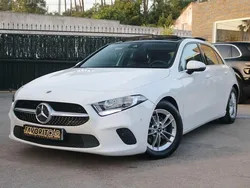 Branco Usado 2020 Mercedes A180 Style Sedan | € 26.000 (Preço justo)