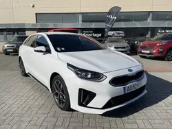 Branco Usado 2022 Kia ProCeed GT-Line Citadino | € 23.990 (Preço justo)