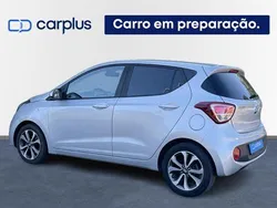 Cinza Usado 2019 Hyundai i10 Comfort Citadino | € 12.900 (Preço justo)