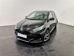 Preto (pintura metalizada) Usado 2024 Toyota Yaris Luxury Sedan | € 27.750 (Preço justo)